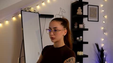 Snapshot of naomii_20 chatting on 10-12-25, 07:02 naomii_20 online show from 10-12-25, 07:02