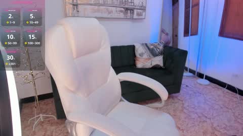 Naomi Campbell online show from 01-31-25, 01:22