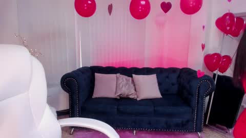 Naomi Campbell online show from 02-14-25, 01:08