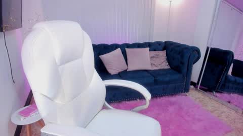 Naomi Campbell online show from 03-06-25, 03:13