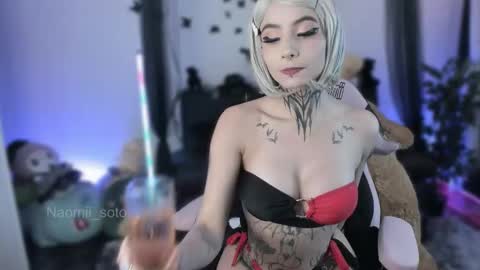 Naomi online show from 11-22-25, 09:25