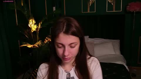 Naomi online show from 09-15-25, 04:45