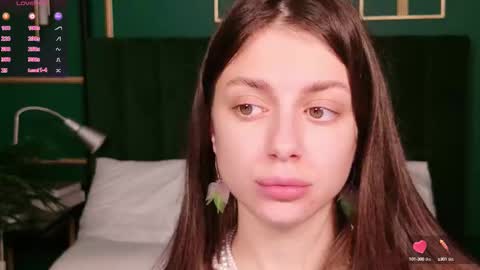 Naomi online show from 09-16-25, 04:57