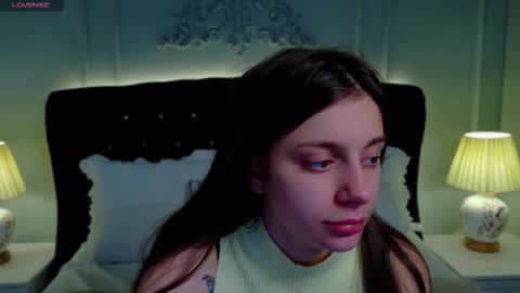 Naomi online show from 11-28-25, 04:48