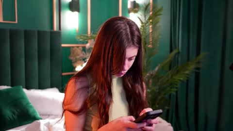 Naomi online show from 12-01-25, 04:50