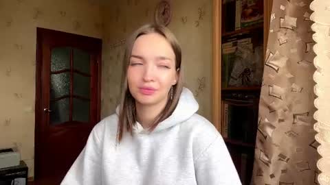 Snapshot of naomiortea chatting on 06-24-26, 10:03 Lesi online show from 06-24-26, 10:03