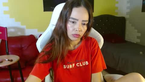 Snapshot of naomis_36 chatting on 05-14-26, 03:19 Naomis online show from 05-14-26, 03:19