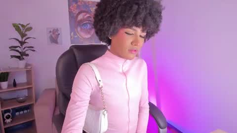 Snapshot of naomisaenz_ chatting on 07-15-26, 02:50 N A O M I online show from 07-15-26, 02:50