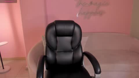 Naomi online show from 10-01-25, 12:22