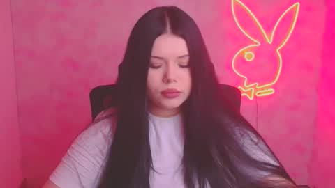 Snapshot of naomivibes chatting on 11-11-25, 12:38 Naomi online show from 11-11-25, 12:38