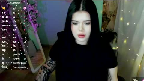 Snapshot of naomivibes chatting on 04-25-26, 06:16 Naomi online show from 04-25-26, 06:16