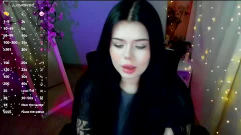 Snapshot of naomivibes chatting on 04-27-26, 06:22 Naomi online show from 04-27-26, 06:22