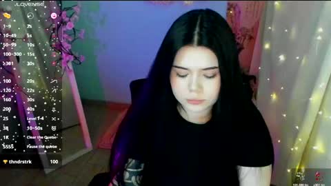 Snapshot of naomivibes chatting on 05-18-26, 06:19 Naomi online show from 05-18-26, 06:19