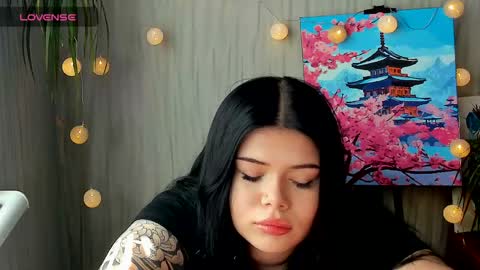 Snapshot of naomivibes chatting on 06-01-26, 06:26 Naomi online show from 06-01-26, 06:26