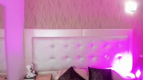 Snapshot of naomiwhitee chatting on 07-19-26, 12:09 NaomiWhite online show from 07-19-26, 12:09