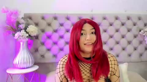 Snapshot of naomiwhitee chatting on 07-20-26, 08:11 NaomiWhite online show from 07-20-26, 08:11