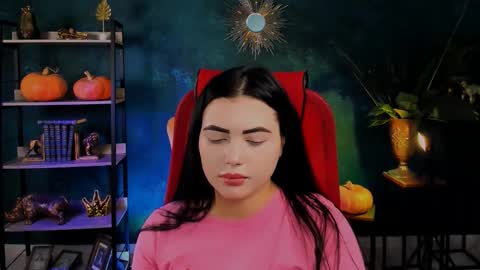 naomiwilsons online show from 10-31-25, 08:26