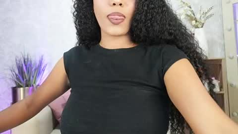 Naomi     online show from 05-20-26, 11:33
