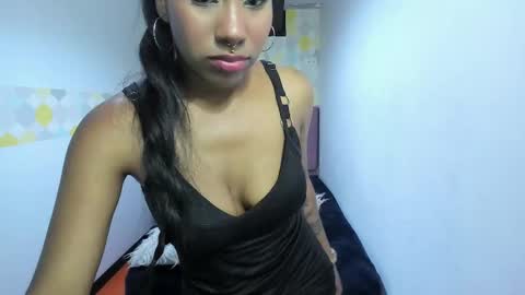 Snapshot of naomy__smith__ chatting on 02-10-25, 03:32 N A O M Y online show from 02-10-25, 03:32