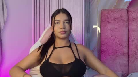 Snapshot of naomy_gomez_ chatting on 05-10-26, 11:59 Naomy online show from 05-10-26, 11:59