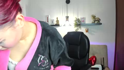 Snapshot of naomy_hot04 chatting on 08-01-26, 01:38 naomy online show from 08-01-26, 01:38