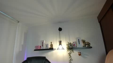 Snapshot of naomy_hot04 chatting on 08-04-26, 10:12 naomy online show from 08-04-26, 10:12