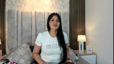 Naomy Smith online show from 01-15-25, 07:23