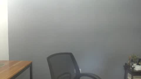 Snapshot of nappadel85 chatting on 06-17-26, 11:27 nappadel85 online show from 06-17-26, 11:27