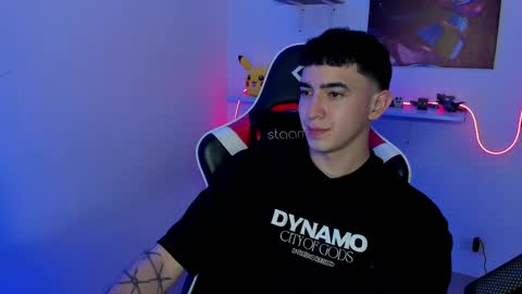 Snapshot of naranjo_seb chatting on 02-14-25, 07:59 sebastian online show from 02-14-25, 07:59