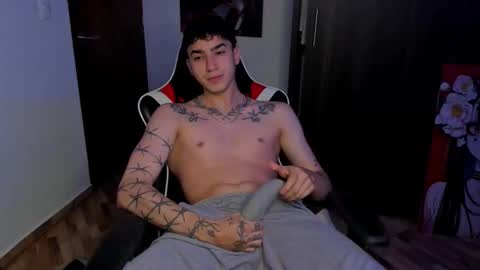 Snapshot of naranjo_seb chatting on 12-02-25, 05:24 sebastian online show from 12-02-25, 05:24