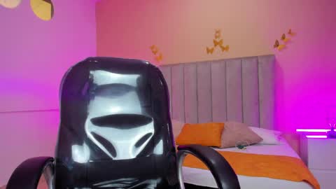 Nascary Fox online show from 04-04-26, 03:09