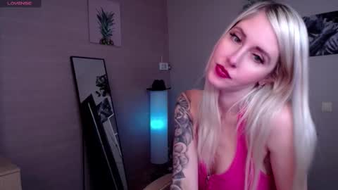 Snapshot of nastasya_cute chatting on 03-03-25, 04:58 Nastya online show from 03-03-25, 04:58