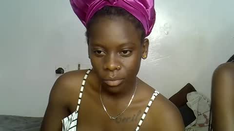 Snapshot of nasti_petite chatting on 02-18-25, 10:14 nasti_petite online show from 02-18-25, 10:14