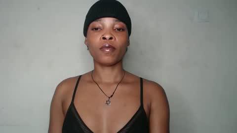 Snapshot of nastie_cumlover chatting on 11-06-25, 12:11 bella online show from 11-06-25, 12:11