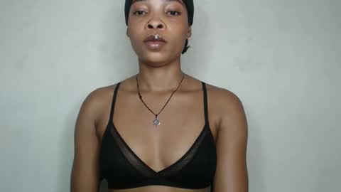 Snapshot of nastie_cumlover chatting on 11-07-25, 08:31 bella online show from 11-07-25, 08:31