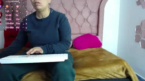 nat_evans8 online show from 05-31-26, 02:31