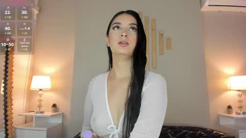 Natacha Diaz online show from 09-17-25, 11:01