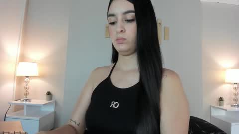 Natacha Diaz online show from 11-24-25, 11:21