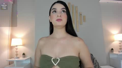 Natacha Diaz online show from 11-25-25, 10:59