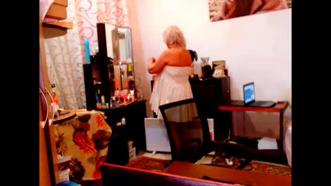 Snapshot of natali7634 chatting on 02-16-25, 05:48 natali online show from 02-16-25, 05:48