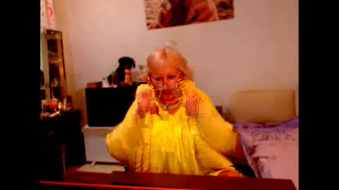 Snapshot of natali7634 chatting on 03-04-25, 06:18 natali online show from 03-04-25, 06:18