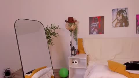 Snapshot of natali_xl chatting on 06-20-26, 01:30 Natali online show from 06-20-26, 01:30