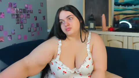 Snapshot of natali_xl chatting on 07-18-26, 01:10 Natali online show from 07-18-26, 01:10