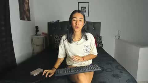 Snapshot of natalia54_ chatting on 02-22-25, 02:06 NATI online show from 02-22-25, 02:06