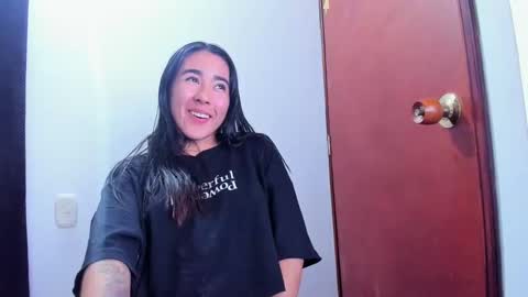 Snapshot of natalia54_ chatting on 11-04-25, 01:48 NATI online show from 11-04-25, 01:48