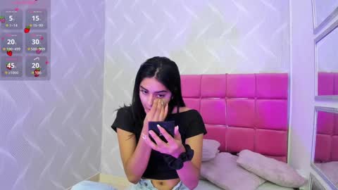 Snapshot of natalia_aguirre chatting on 02-04-25, 12:22 Naty online show from 02-04-25, 12:22