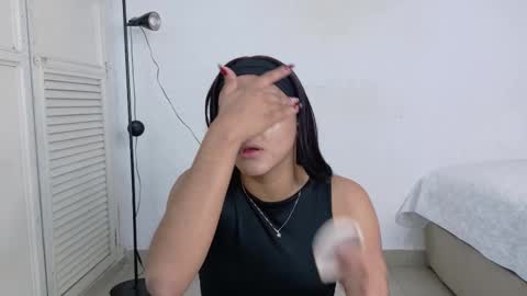 Snapshot of natalia_aguirre chatting on 12-19-25, 12:12 Naty online show from 12-19-25, 12:12