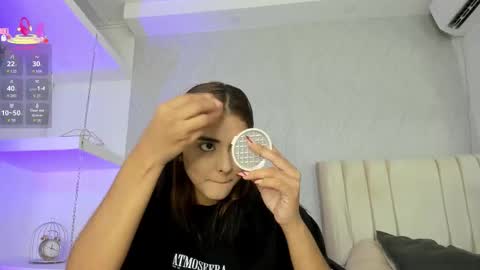 Snapshot of natalia_aguirre chatting on 01-15-26, 12:10 Naty online show from 01-15-26, 12:10