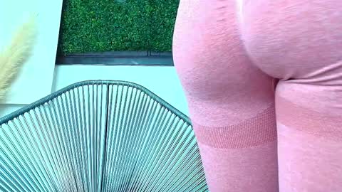 Snapshot of natalia_aguirre chatting on 02-13-26, 12:01 Naty online show from 02-13-26, 12:01