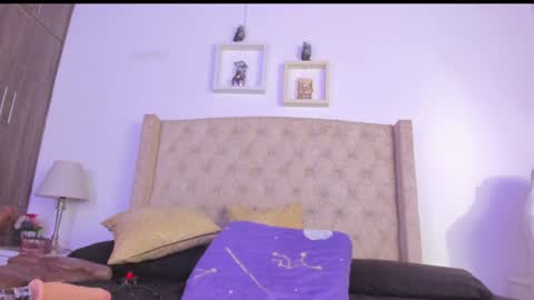 Snapshot of natalia_collinslim chatting on 12-21-24, 03:14 Natalia online show from 12-21-24, 03:14